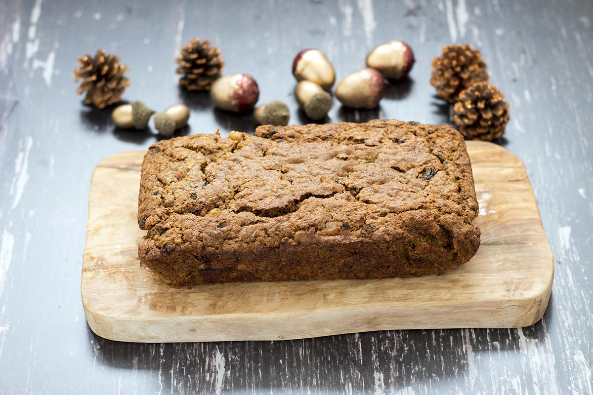 Carrot christmas loaf cake recipe by Sneaky Veg