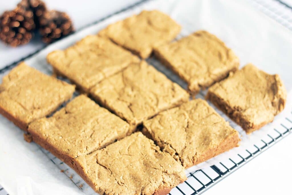 gingerbread chickpea blondies with Christmas table decorations