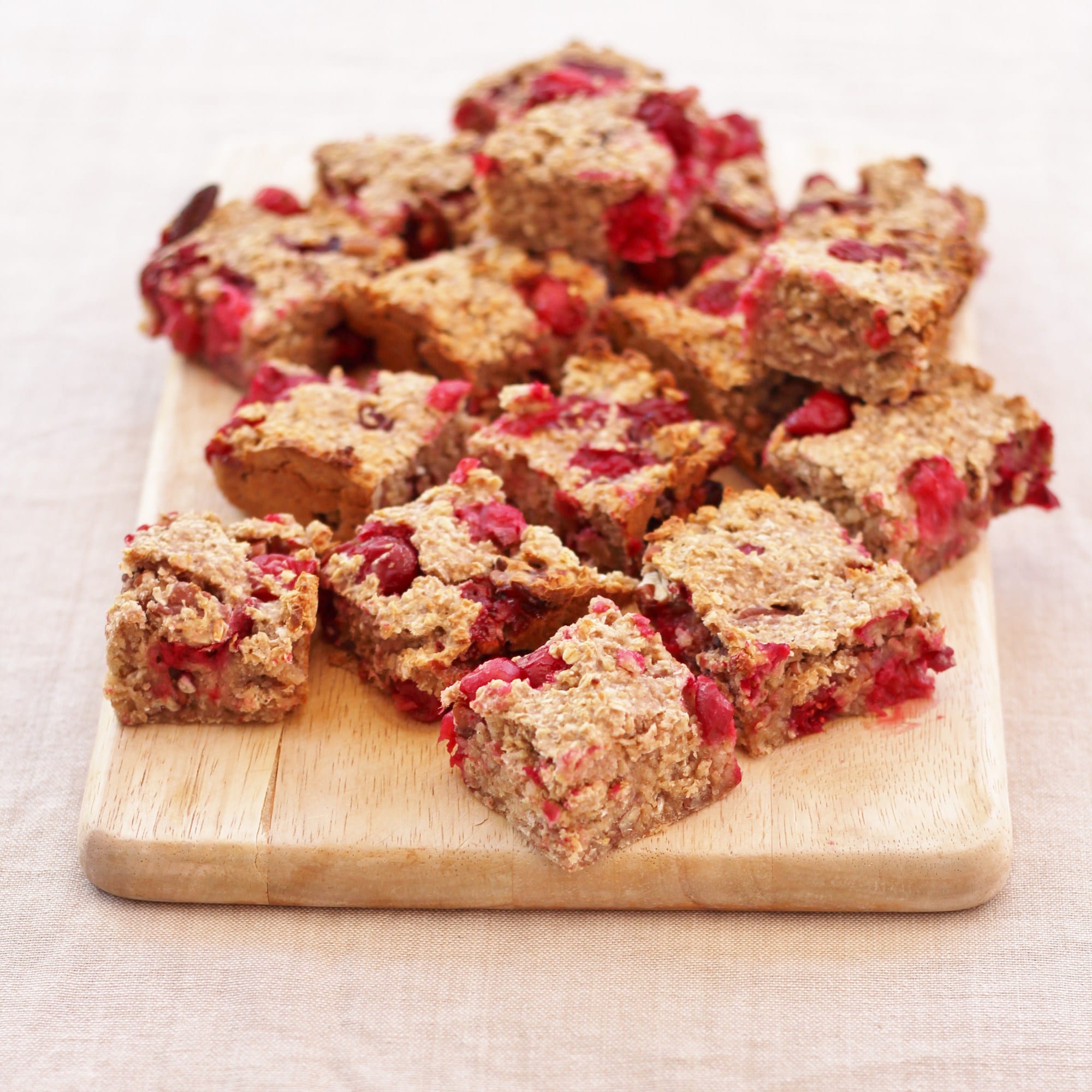 cranberry cinnamon pecan porridge squares by Easy Peasy Foodie - 25 healthy Christmas treats for kids
