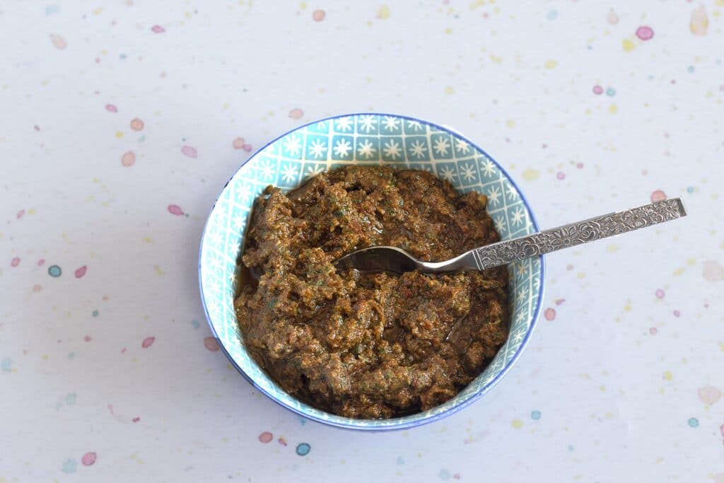 sundried tomato pesto in bowl